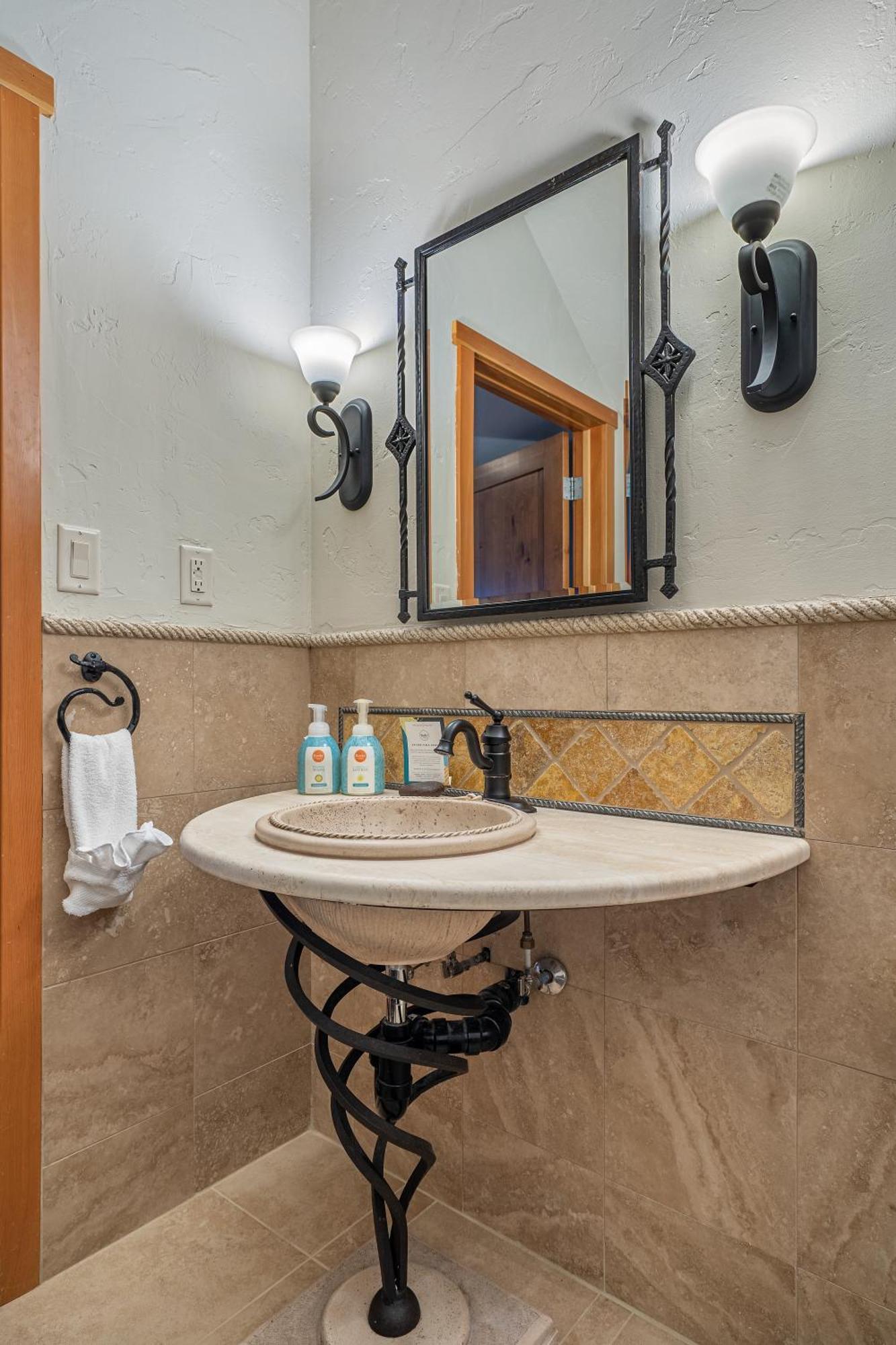 Apartamento Parkland301 Sunlit 2,000 Ft² Penthouse With Mtn View Canmore Exterior foto