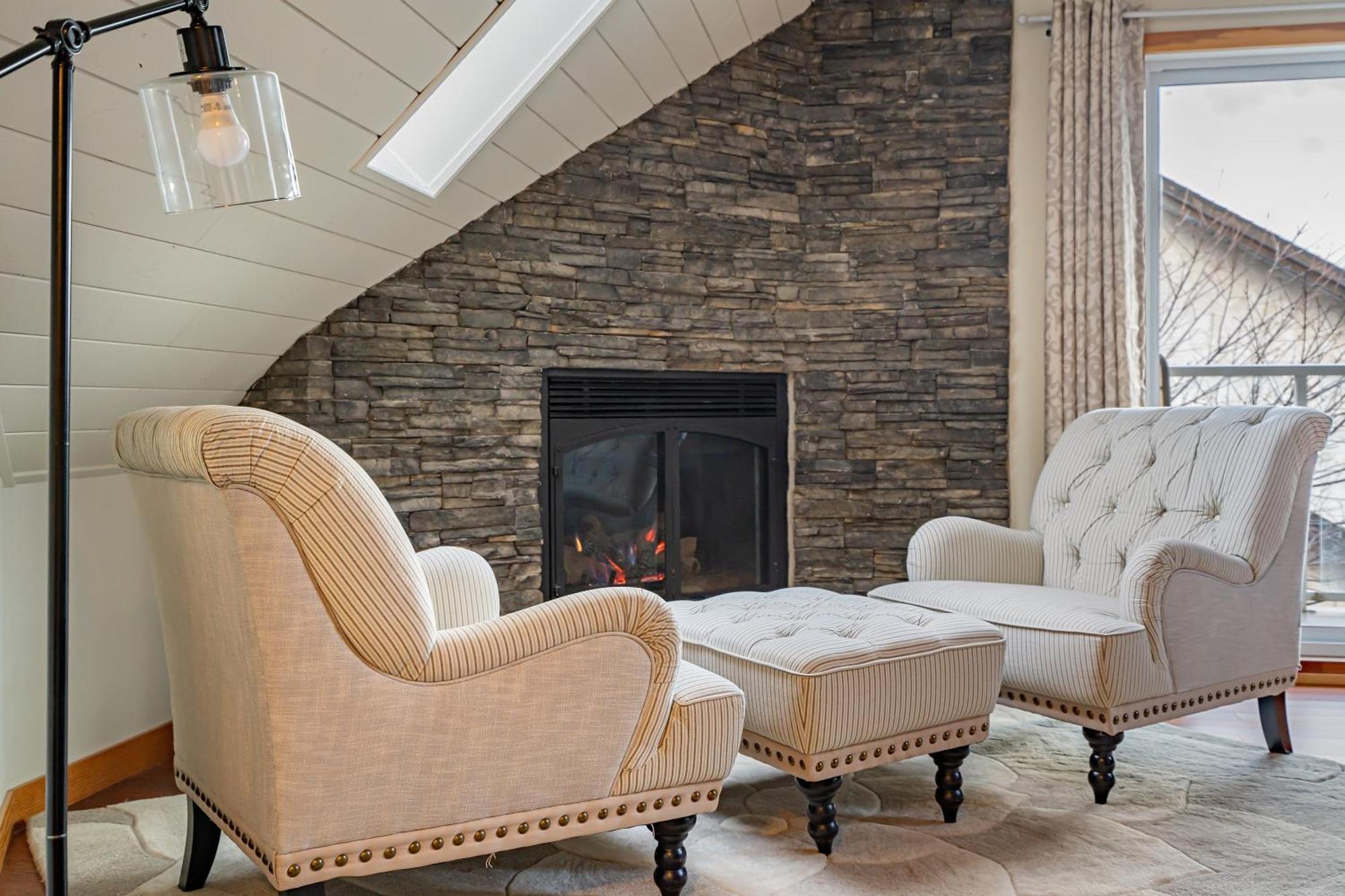 Apartamento Parkland301 Sunlit 2,000 Ft² Penthouse With Mtn View Canmore Exterior foto
