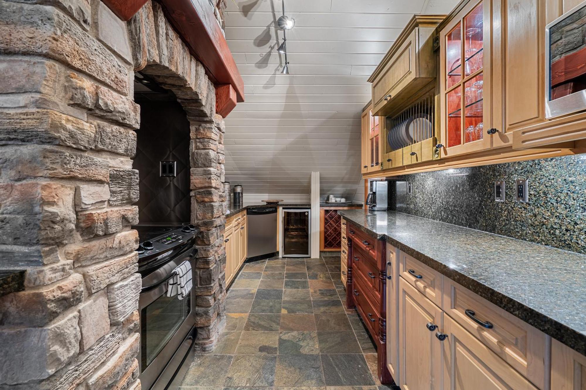 Apartamento Parkland301 Sunlit 2,000 Ft² Penthouse With Mtn View Canmore Exterior foto
